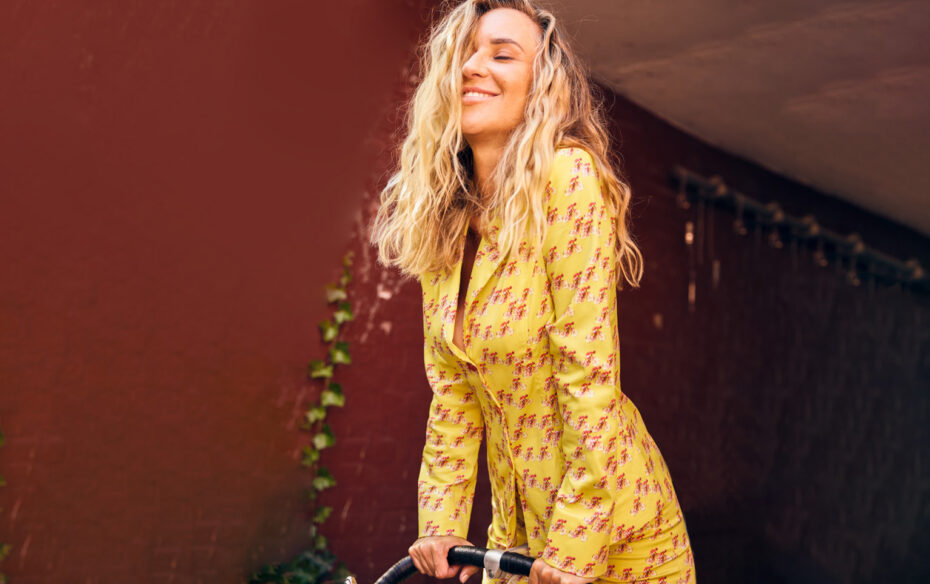 Auch 2026 bleibt W.E.T. by Ines Schneider unverwechselbar – vertraute Silhouetten, neu gedacht, verfeinert und bereit, euch durch das Jahr zu begleiten